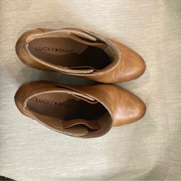 LUCKY BRAND Sz 6 Distressed Stacked  Heel Tulip Top Leather Ankle Booties - Picture 8 of 10